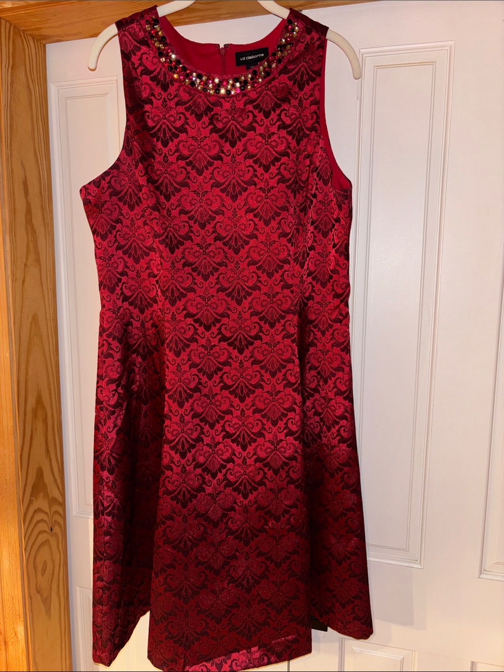Liz Claiborne Red Brocade Sleeveless Jewel-Neck Mini Dress Size 12